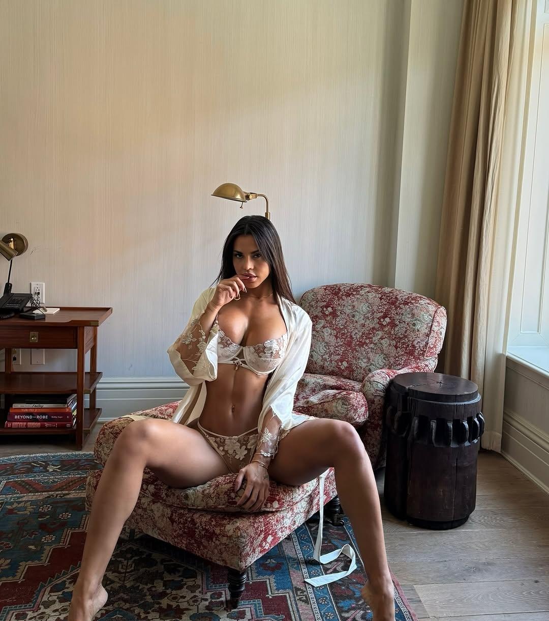 Тоня привлекальеная девушка из Кызыла цена от 8000 руб