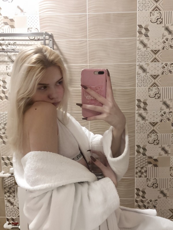 Снежана привлекательная девушка из Кызыла цена от 2500 руб