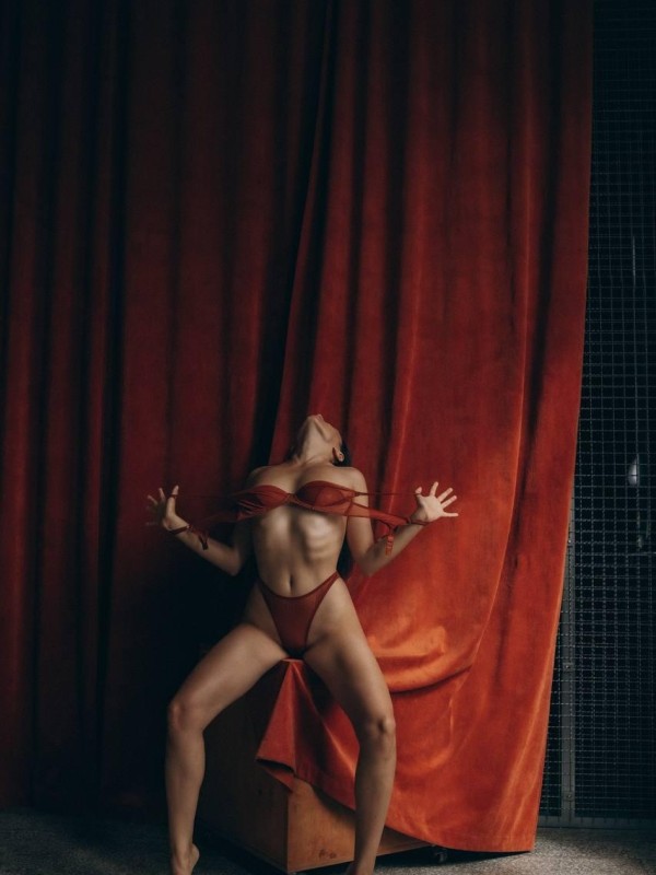 Таисия привлекательная девушка из Кызыла цена от 6000 руб